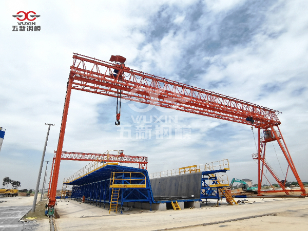 Girder kotak 40 meter pertama di halaman galang Qujiang Biro Ke-12 Kereta Api China untuk Kereta Api Hangzhou-Quzhou